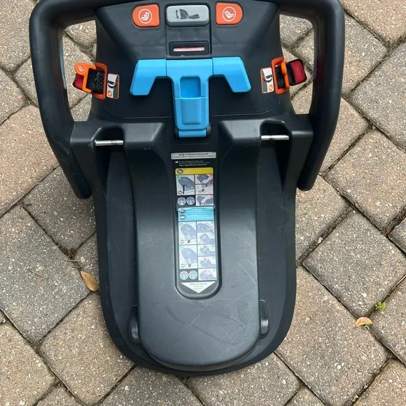 Uppababy Mesa Infant Car Seat Bases - Picture 2 of 5